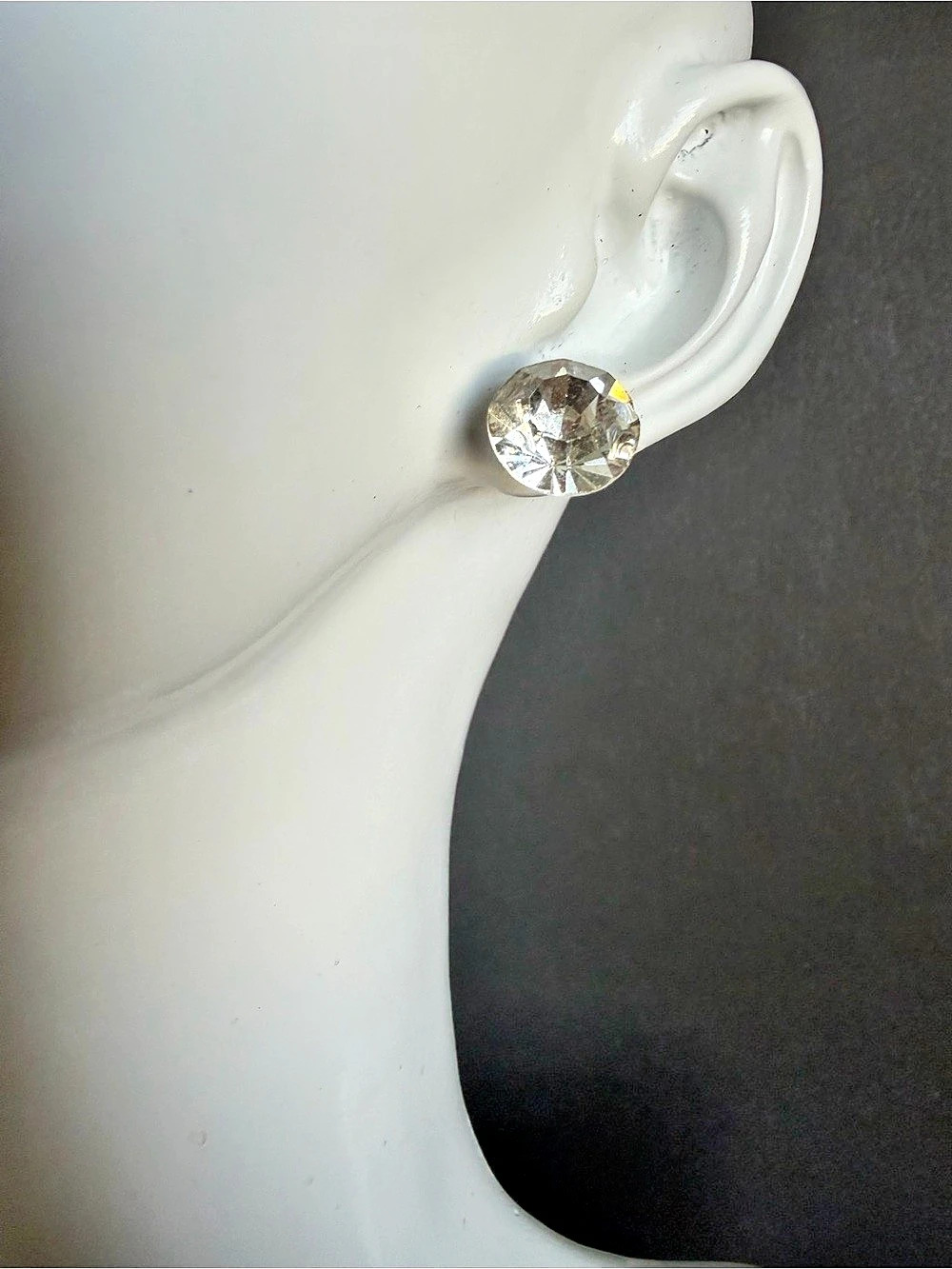 MEDIUM Clear Crystal Rhinestone Stud Earrings Round Faceted Pierced Silver